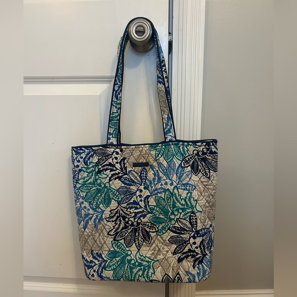Vera Bradley Signature Hadley East Tote Bag in Santiago